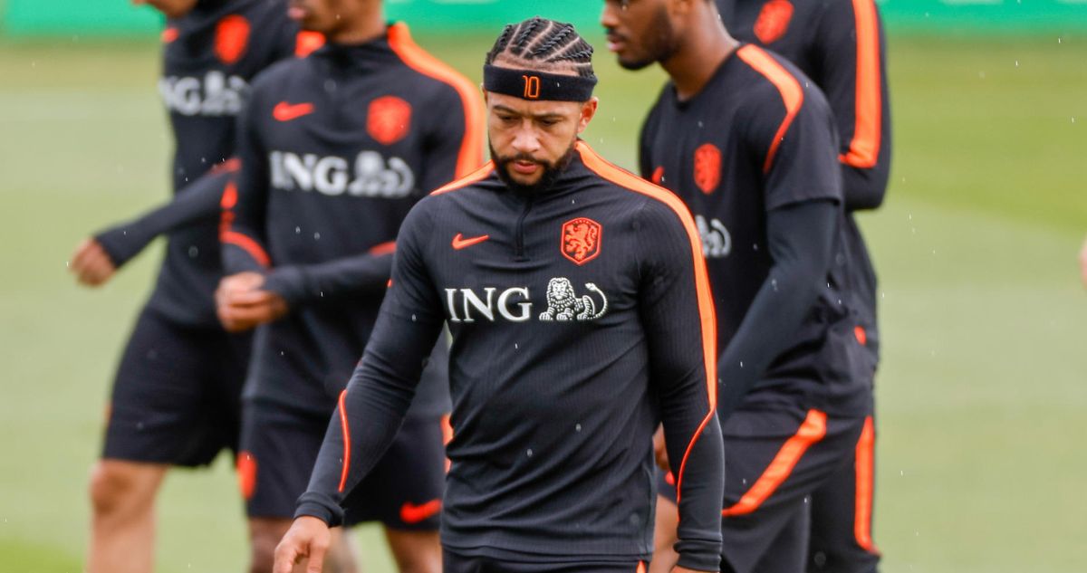Memphis Depay seguirá jugando en Corinthians.