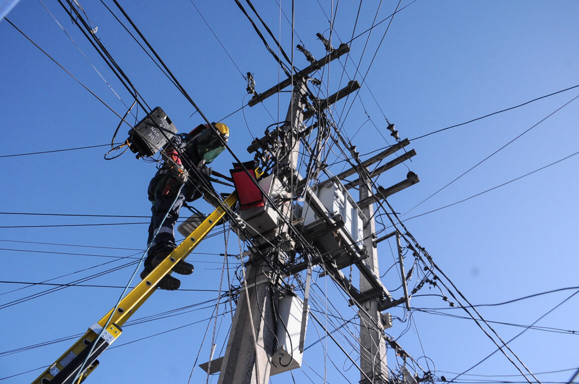Corte de luz programado afectará este domingo a zonas de siete comunas de la Región Metropolitana