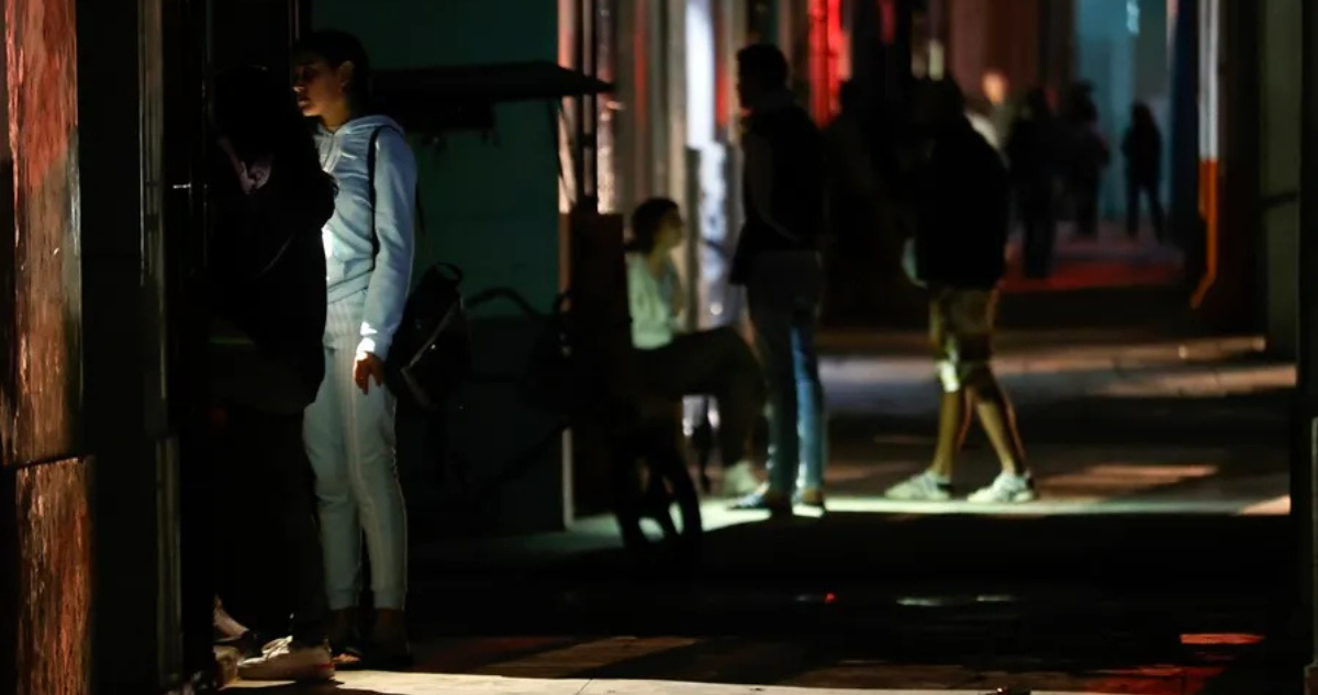 Más de tres millones de cubanos quedan sin luz tras apagón masivo en el este de la isla