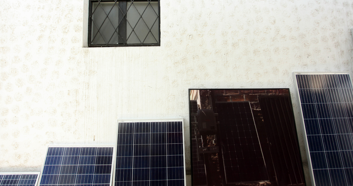 Lanzan curso gratuito y en línea para aprender a instalar paneles solares en casa: cómo inscribirse
