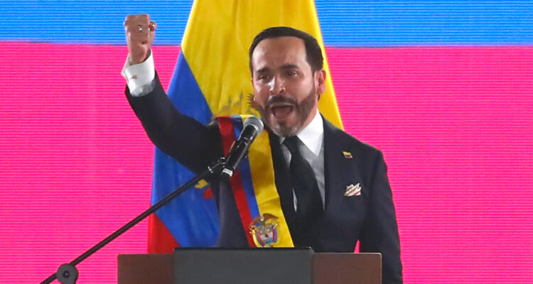 De la Espriella promete lucha sin tregua a “narcoterrorismo” y fumigar cultivos ilícitos