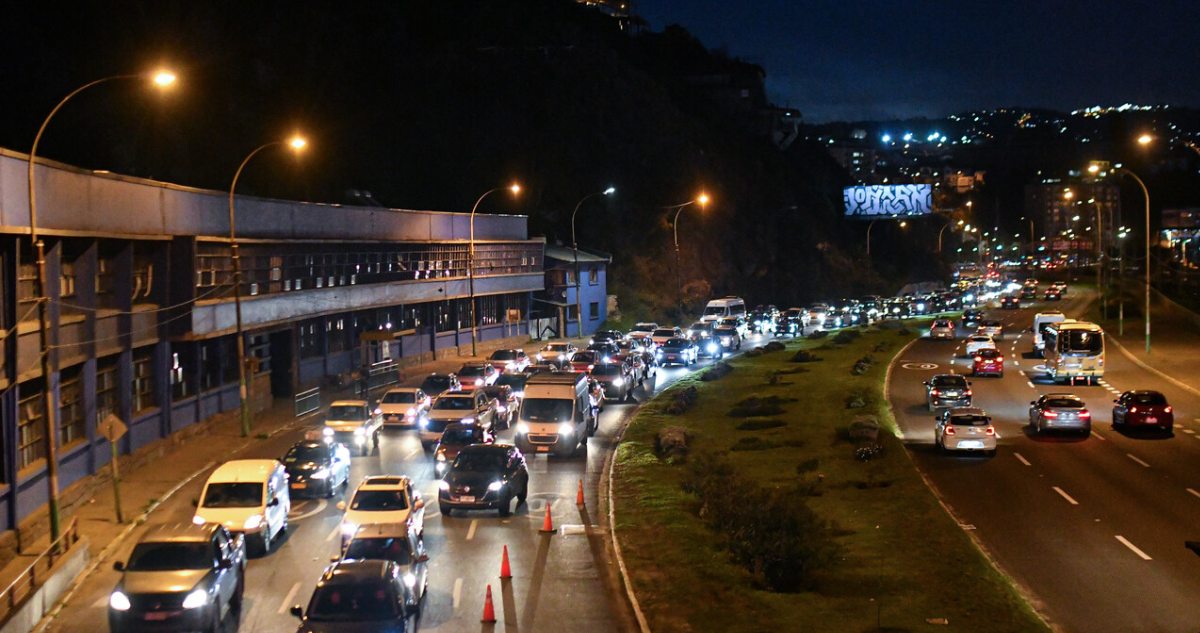 Derrumbe obliga a cerrar Avenida España hacia Viña del Mar este fin de semana: revisa desvíos