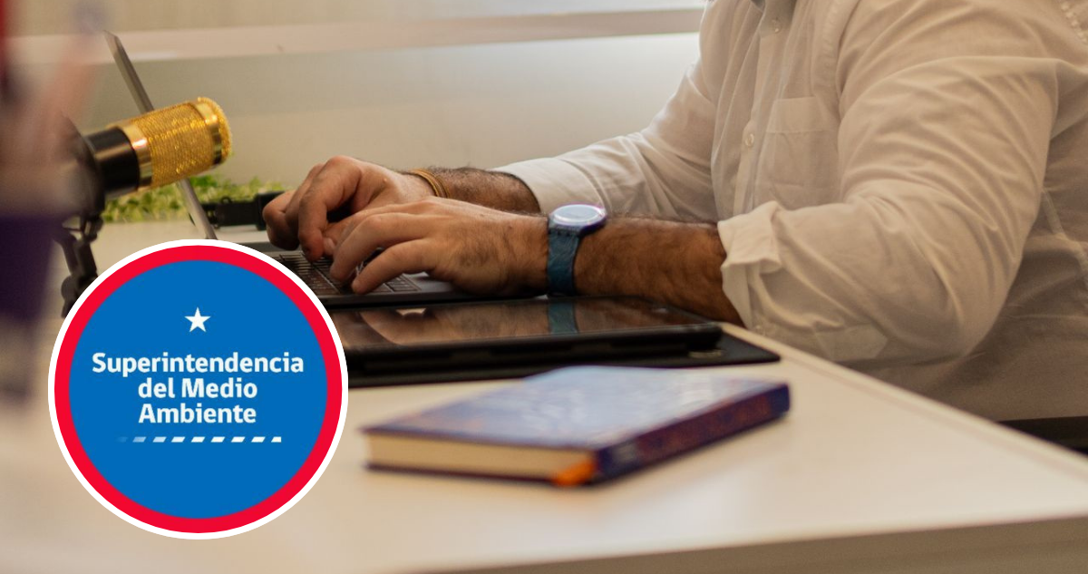 Destituyen a abogado "feminista" de la SMA tras generar más de 3 mil archivos sexuales con IA