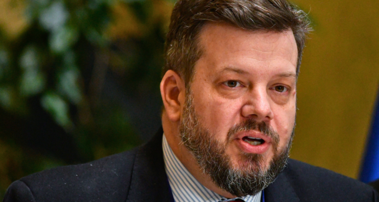 Libertarios cuestionan al Gobierno por anuncio de reforma de seguridad: "Nos enteramos por la prensa"