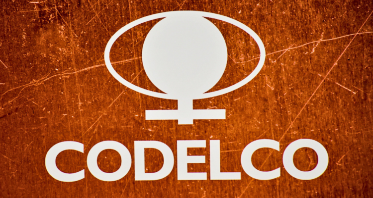 Criteria: 74% rechaza privatizar Codelco y casi la mitad prefiere mantenerla 100% estatal