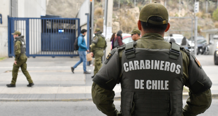Carabinero de franco abatió a presunto asaltante tras persecución por robo a pareja en Quilicura