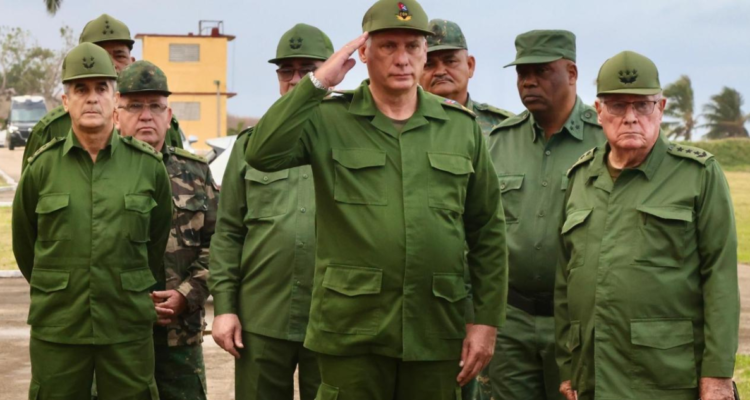 EEUU sanciona a gran parte de la cúpula militar de Cuba por "cooperar con adversarios de Washington"