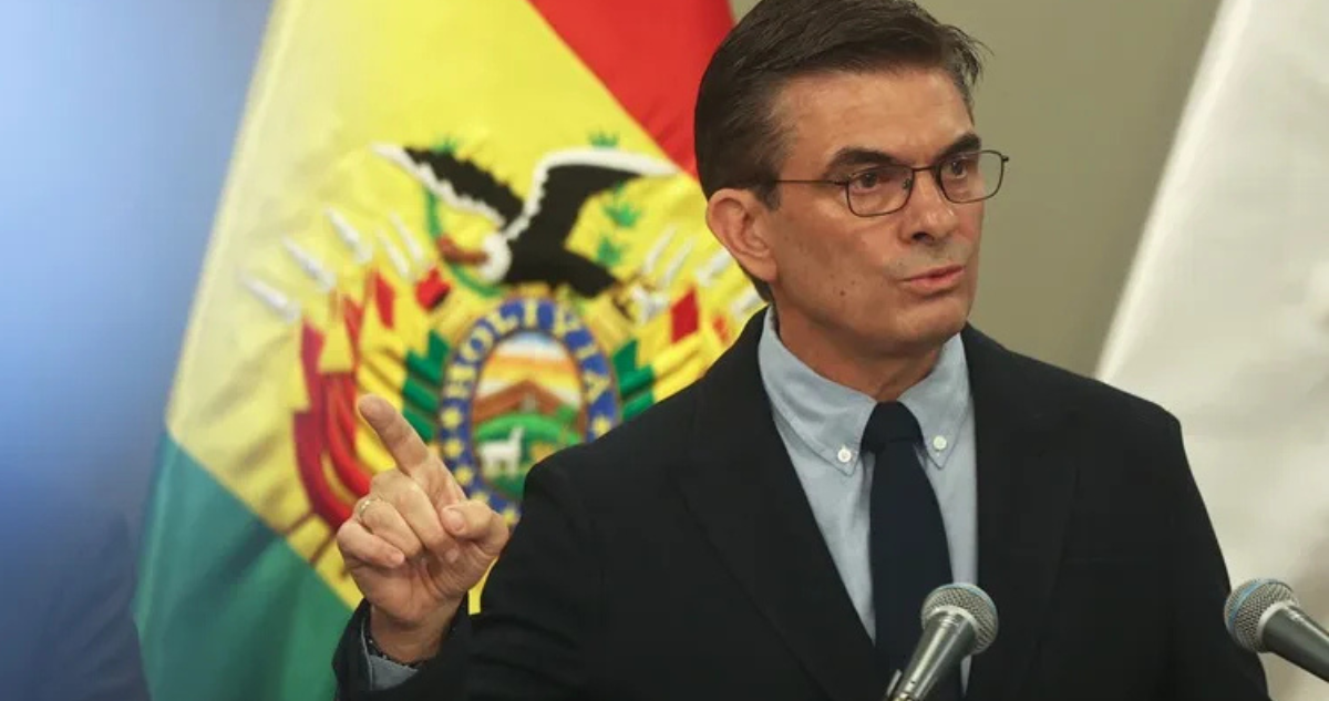 Presidente de Bolivia reduce ministerios a 12 y quita Turismo y Planificación