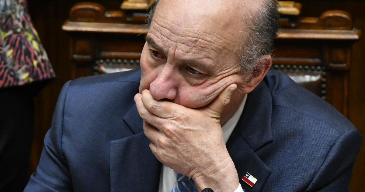 El proyecto que puso a Quiroz en problemas: expertos sostienen que debió inhabilitarse en megarreforma