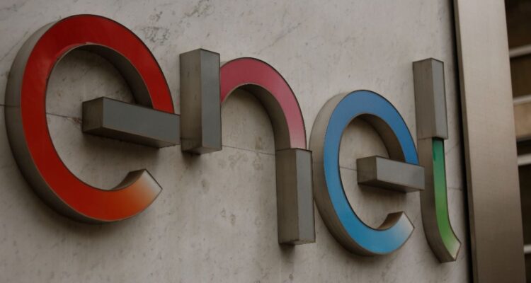 “Es horrible”: clientes acusan gran dificultad para pagar cuentas tras cambios en página web de Enel