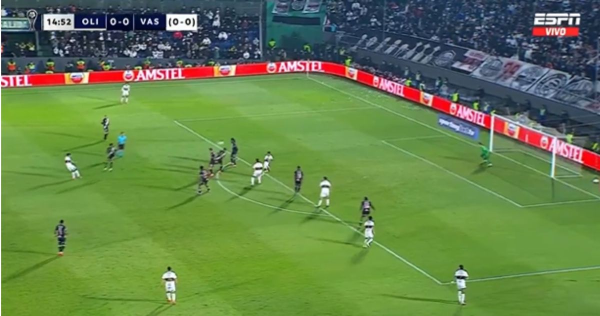 Esteban Matus y un golazo en la Copa Sudamericana