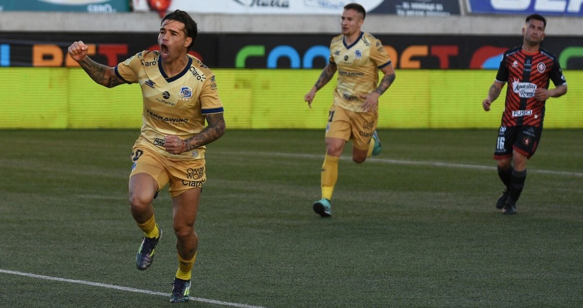 Everton goleó a Limache en La Liga de Primera