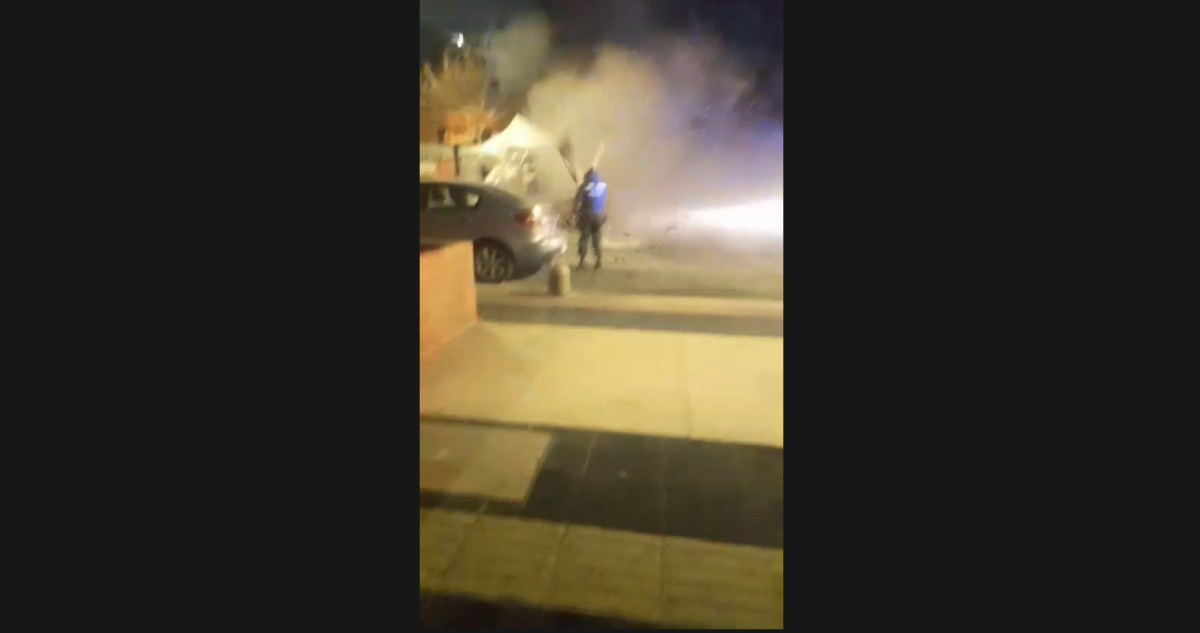 Registran asombrosa explosión en Viña del Mar mientras bomberos combatían incendio en local de comida