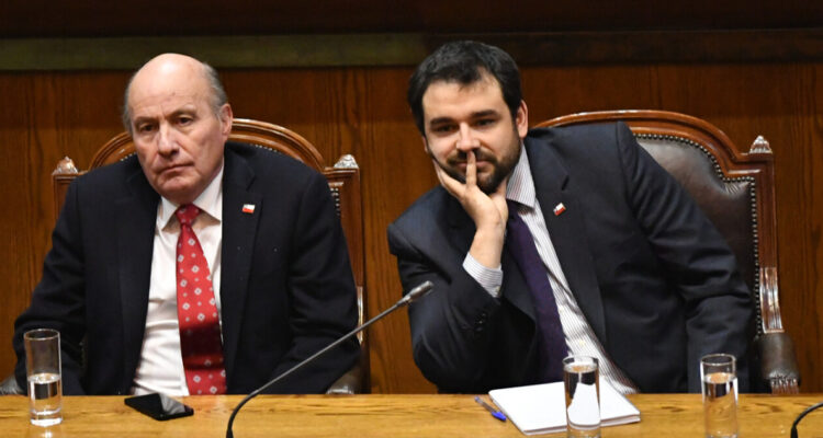 Exsubsecretario Rodríguez difunde nuevos test negativos y redobla ofensiva por caso drogas