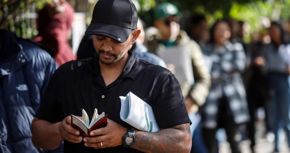 Así es el trámite de Habilitación Laboral para que extranjeros demuestren que pueden trabajar en Chile