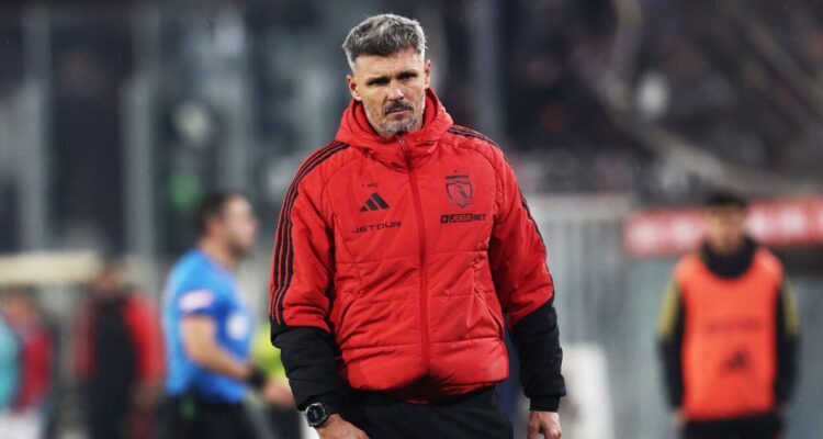La sinceridad de Fernando Ortiz: reconoce que no sabe si Vozinha va a llegar a Colo Colo
