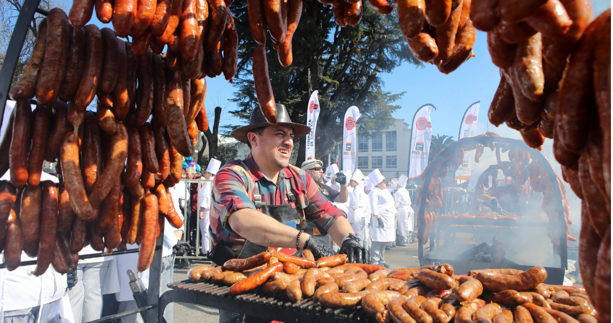 Fiesta de la Longaniza vive su última jornada en Chillán: revisa la programación y shows de cierre