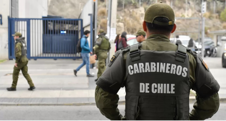 Riña entre adultos y estudiantes en Valparaíso deja a varios lesionados y un hombre hospitalizado