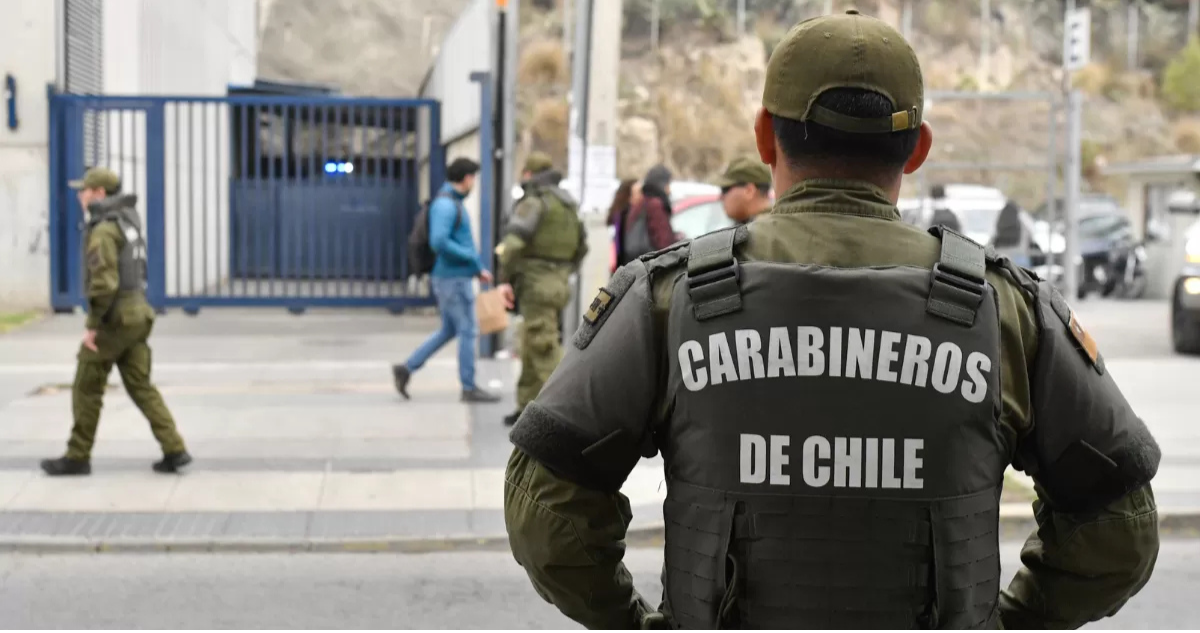 Riña entre adultos y estudiantes en Valparaíso deja a varios lesionados y un hombre hospitalizado