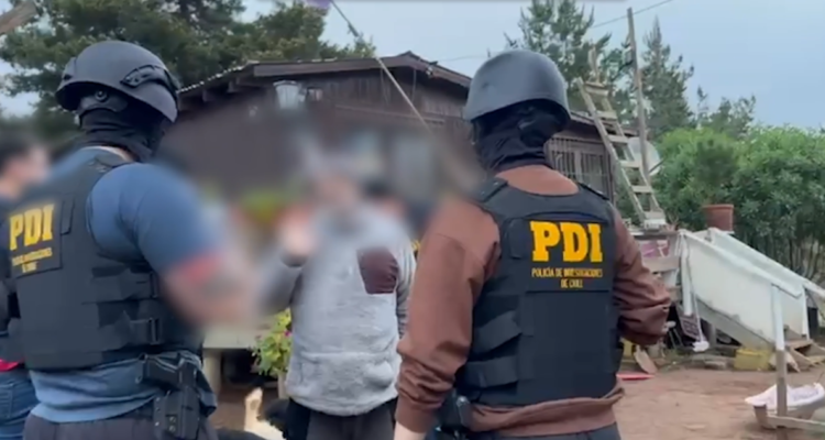 Amenazó a funcionarios PDI y Carabineros en plena transmisión en vivo y terminó detenido horas después