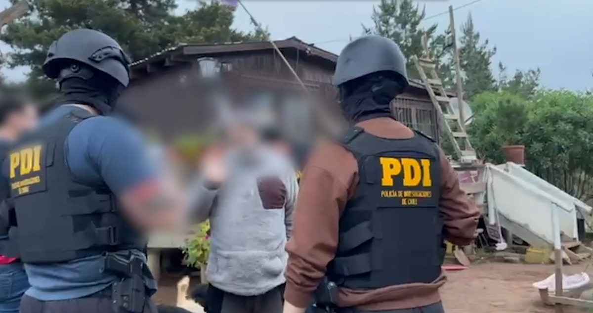 Amenazó a funcionarios PDI y Carabineros en plena transmisión en vivo y terminó detenido horas después