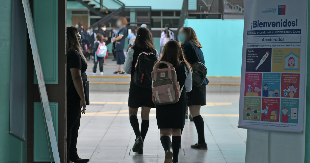 Detienen a seis estudiantes y una apoderada tras protagonizar pelea al interior de liceo en Panguipulli