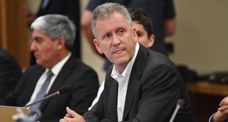 EE.UU. habría devuelto visa a exministro Juan Carlos Muñoz tras polémica por proyecto de cable chino