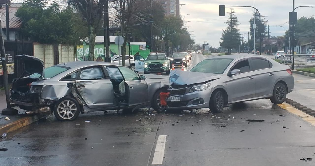 Conductor ebrio atropella a 3 bomberos que atendían una emergencia en Chiguayante: uno está grave