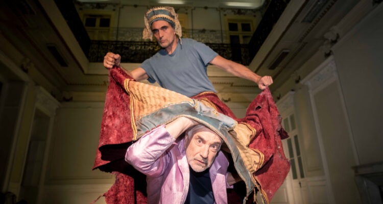 “Historia de un jabalí (o algo de Ricardo III)” llega a Teatro Finis Terrae con aclamada dupla actoral