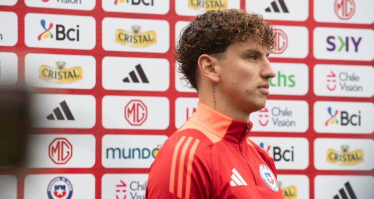 Igor Lichnovsky en La Roja foto de contexto