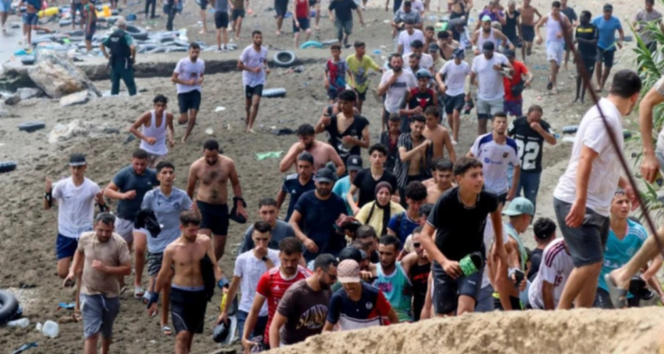 Detectan llamados de marroquíes, en internet, para realizar un nuevo ingreso masivo a Ceuta en agosto