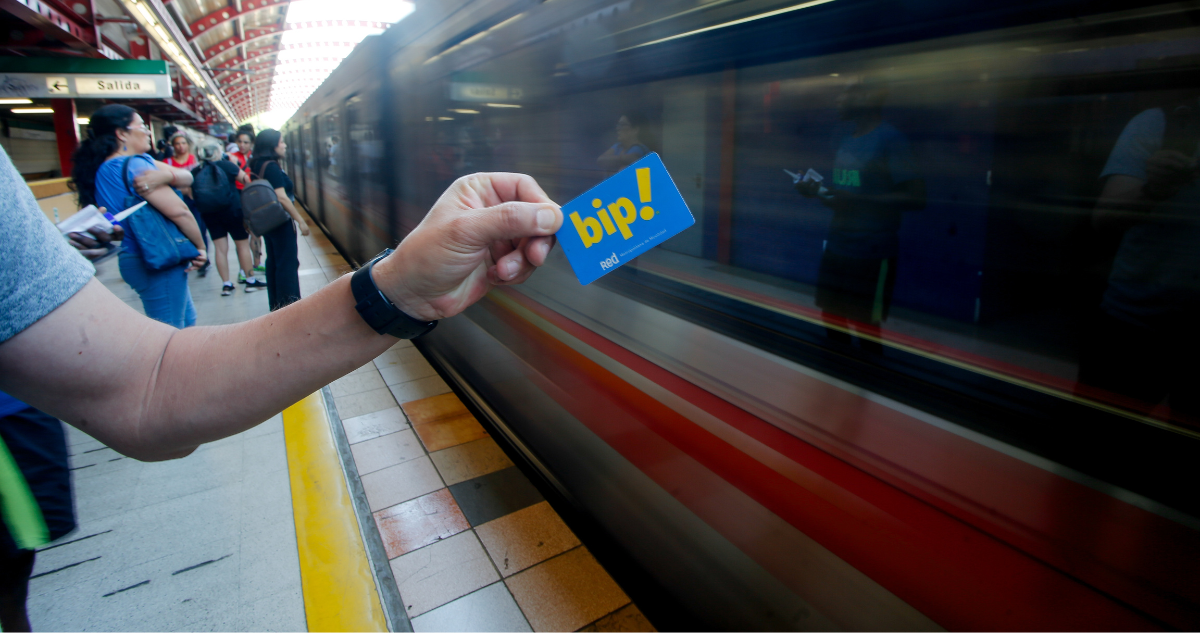 Foto de contexto de Tarjeta bip! y Metro.