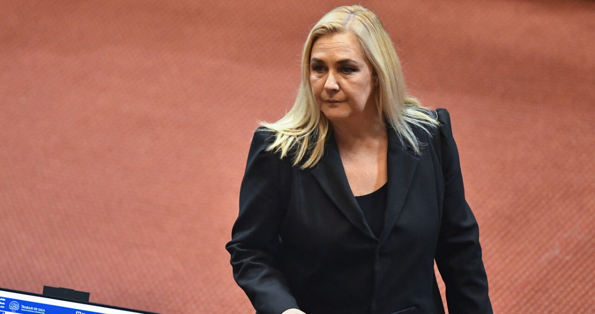 Jiles acusa "golpe de Estado blando", llama analfabeto a Arrau y se ofrece como ministra de Seguridad