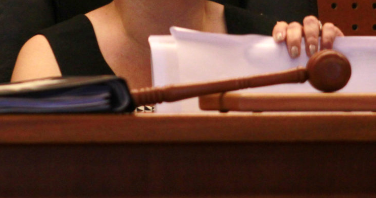 Suspenden por un mes a jueza de Tribunal Oral en lo Penal de Valdivia: apeló a sanción
