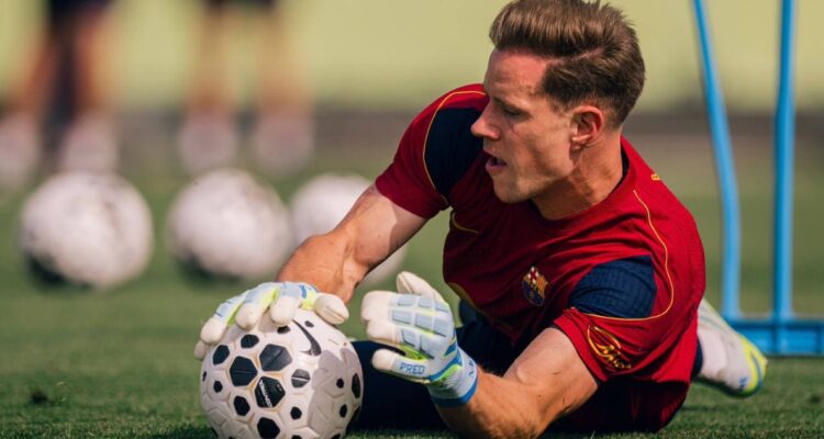 Ter Stegen, otra vez, fue cedido desde el FC Barcelona y jugará en el Ajax.
