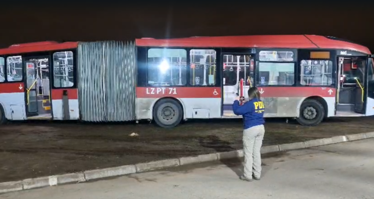 Joven de 19 años muere tras ser apuñalado en bus RED en La Pintana