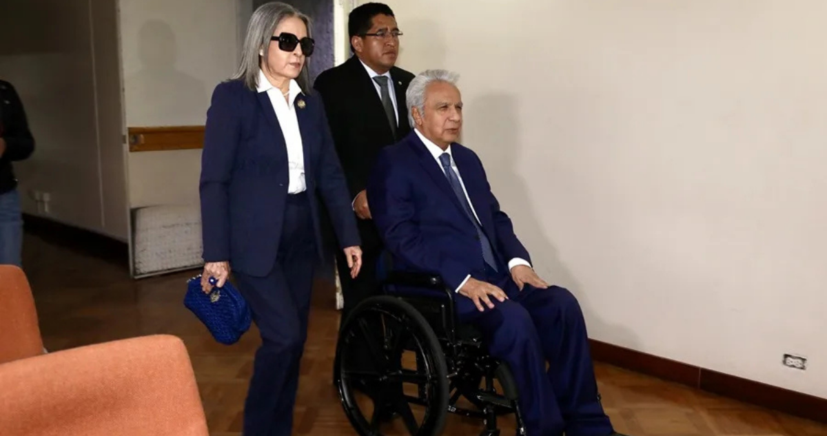 Lenín Moreno en silla de ruedas