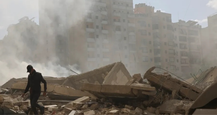 Imagen de archivo de un edificio destruido por un ataque de Israel en Líbano