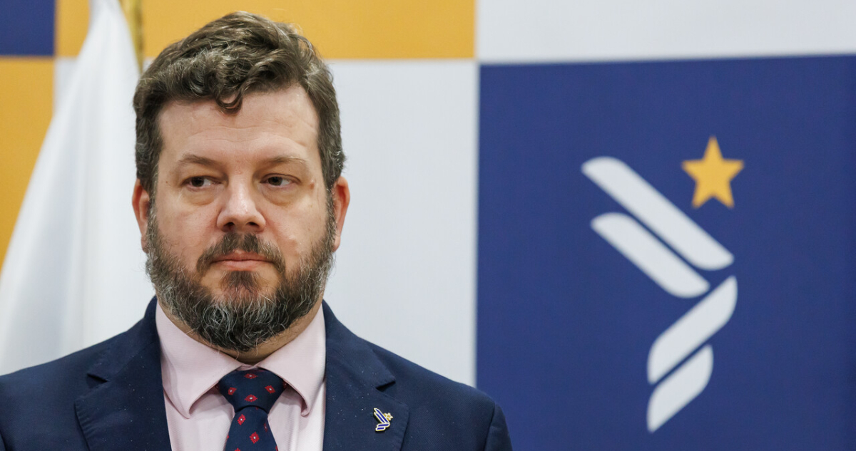 Indultos, inmigración y AC a fiscales: Libertarios condiciona apoyo a reforma de seguridad de Kast