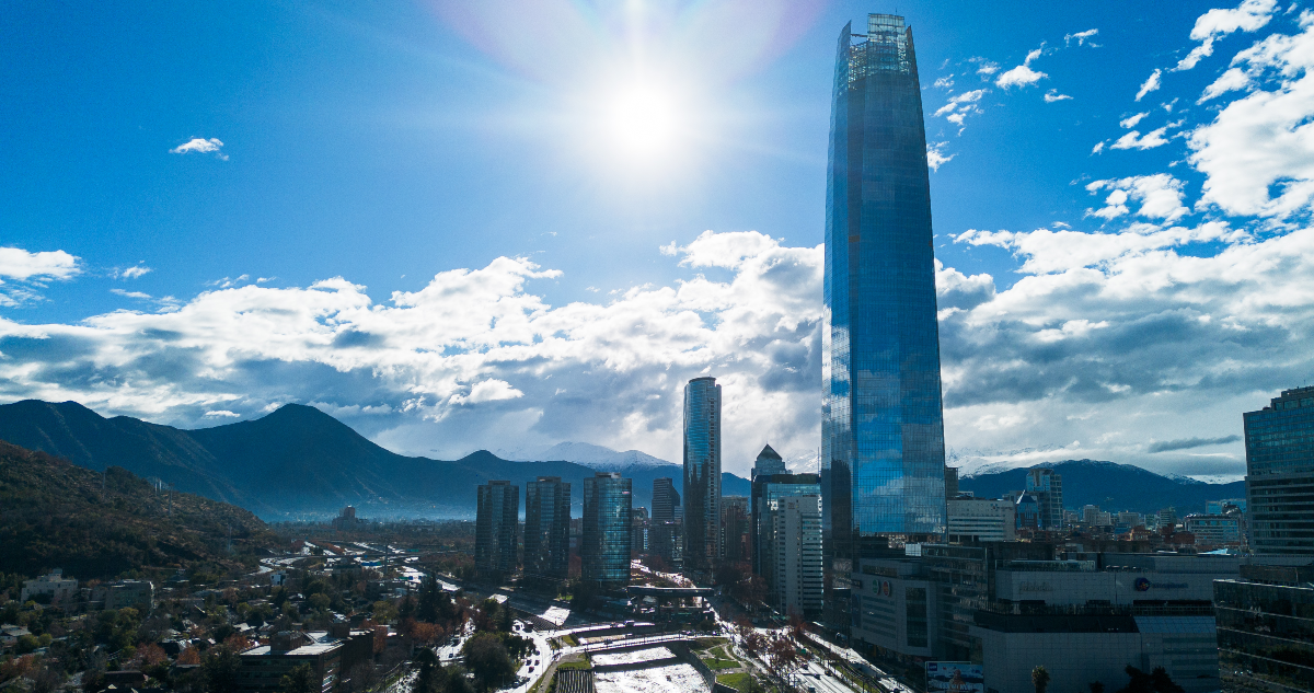 Máximas sobre los 20°C tras la lluvia en Santiago: pronostican temperaturas primaverales para la RM
