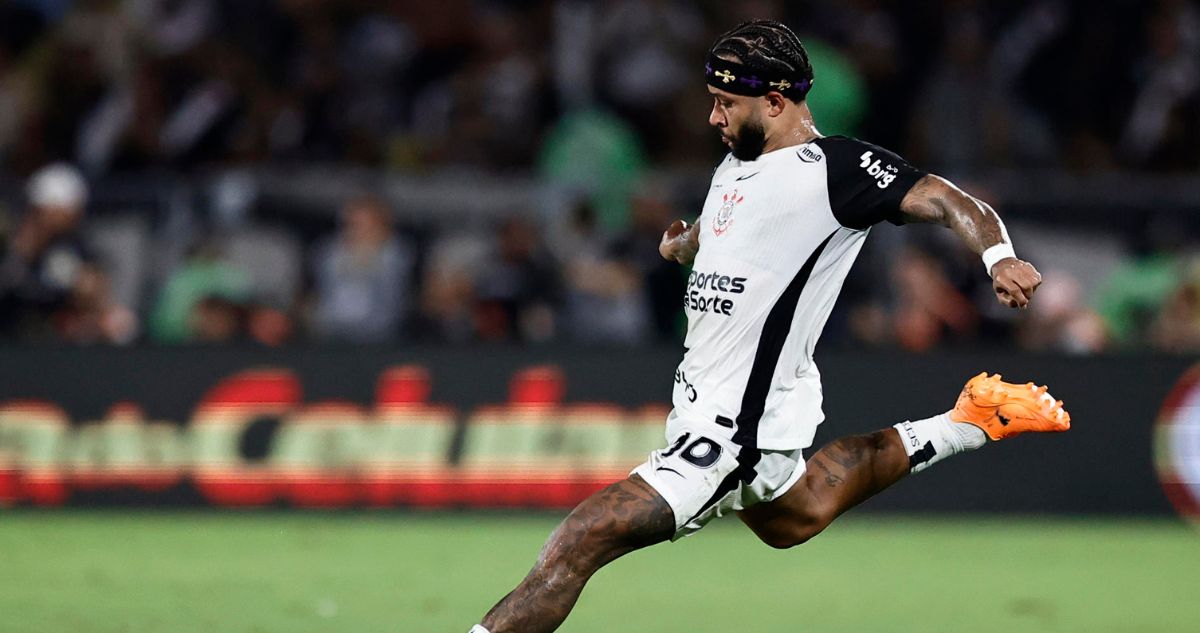 Memphis Depay incendió todo luego de no ser renovado por Corinthians.