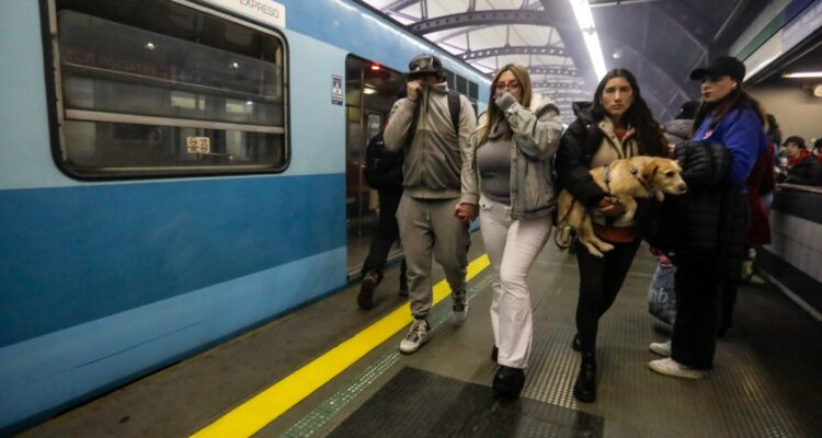 Línea 5 del Metro vive nuevo episodio de evacuación y emanación de humo en uno de sus trenes