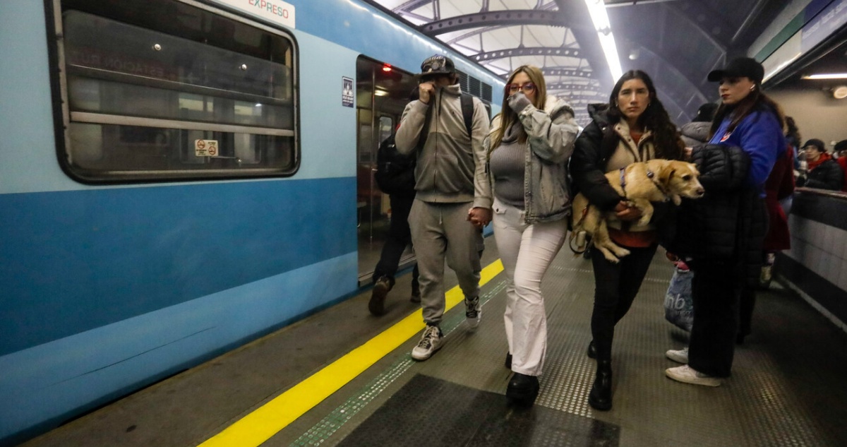 Línea 5 del Metro vive nuevo episodio de evacuación y emanación de humo en uno de sus trenes