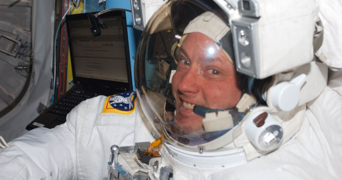 Foto de Mike Fincke, el astronauta que perdió el habla en el espacio
