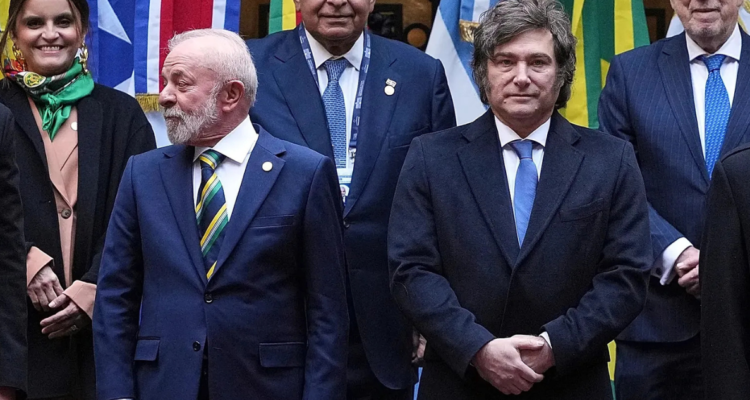 Milei vuelve a arremeter contra Lula
