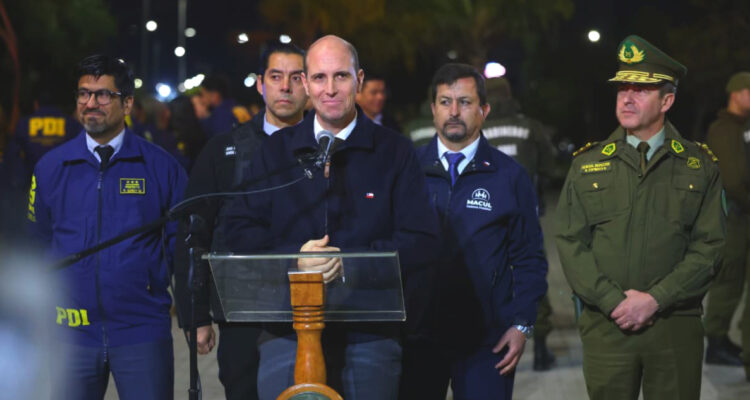 Ministro Arrau lidera megaoperativo policial en Macul y proyecta más de mil detenidos a nivel nacional
