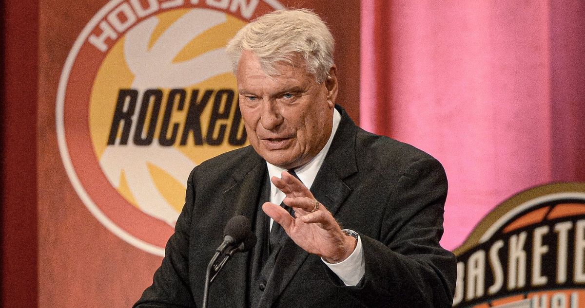Don Nelson, histórico jugador y entrenador de la NBA, murió a los 86 años.