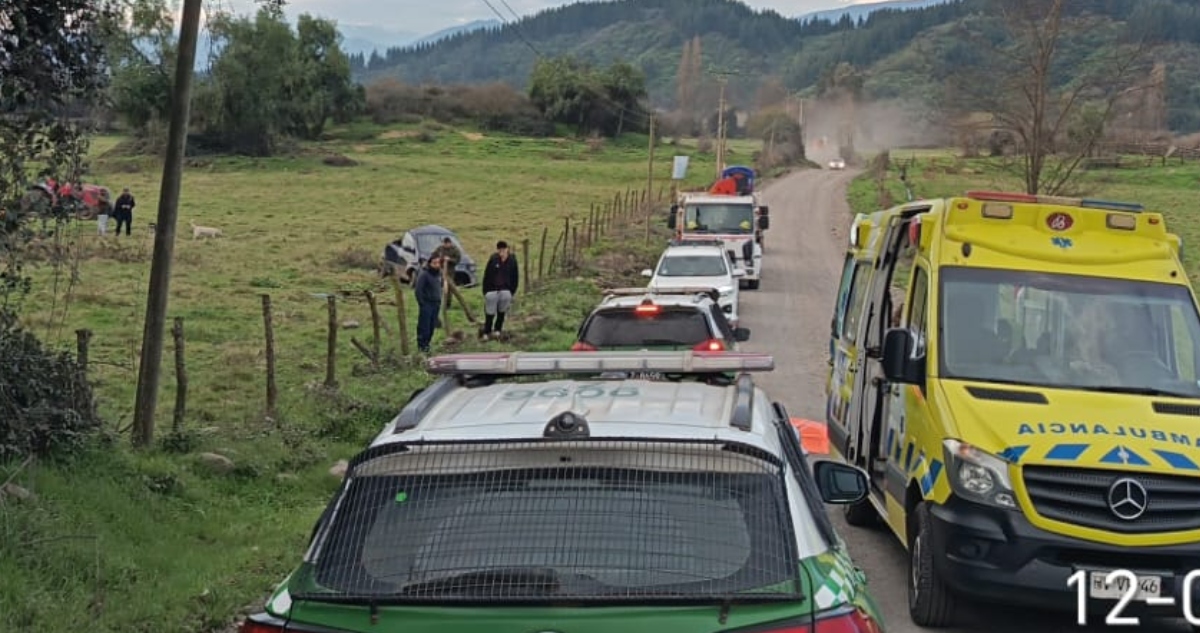 Niño muere tras volcamiento de camioneta en Teno