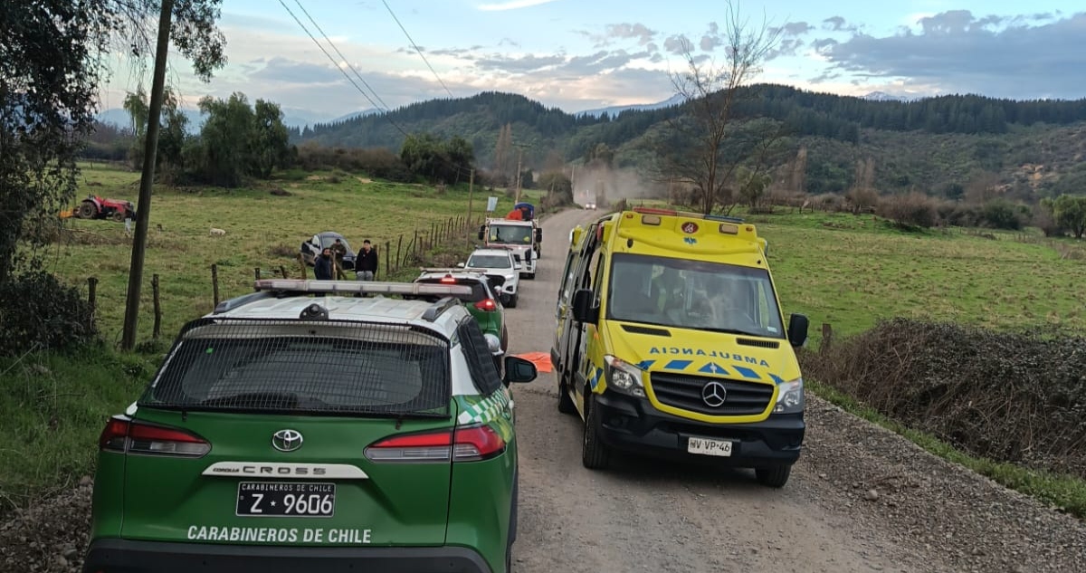 Niño muere tras volcamiento de camioneta en Teno