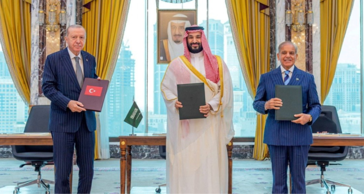 En medio de tensiones en Oriente: Arabia Saudita, Turquía y Pakistán firman pacto de defensa conjunta